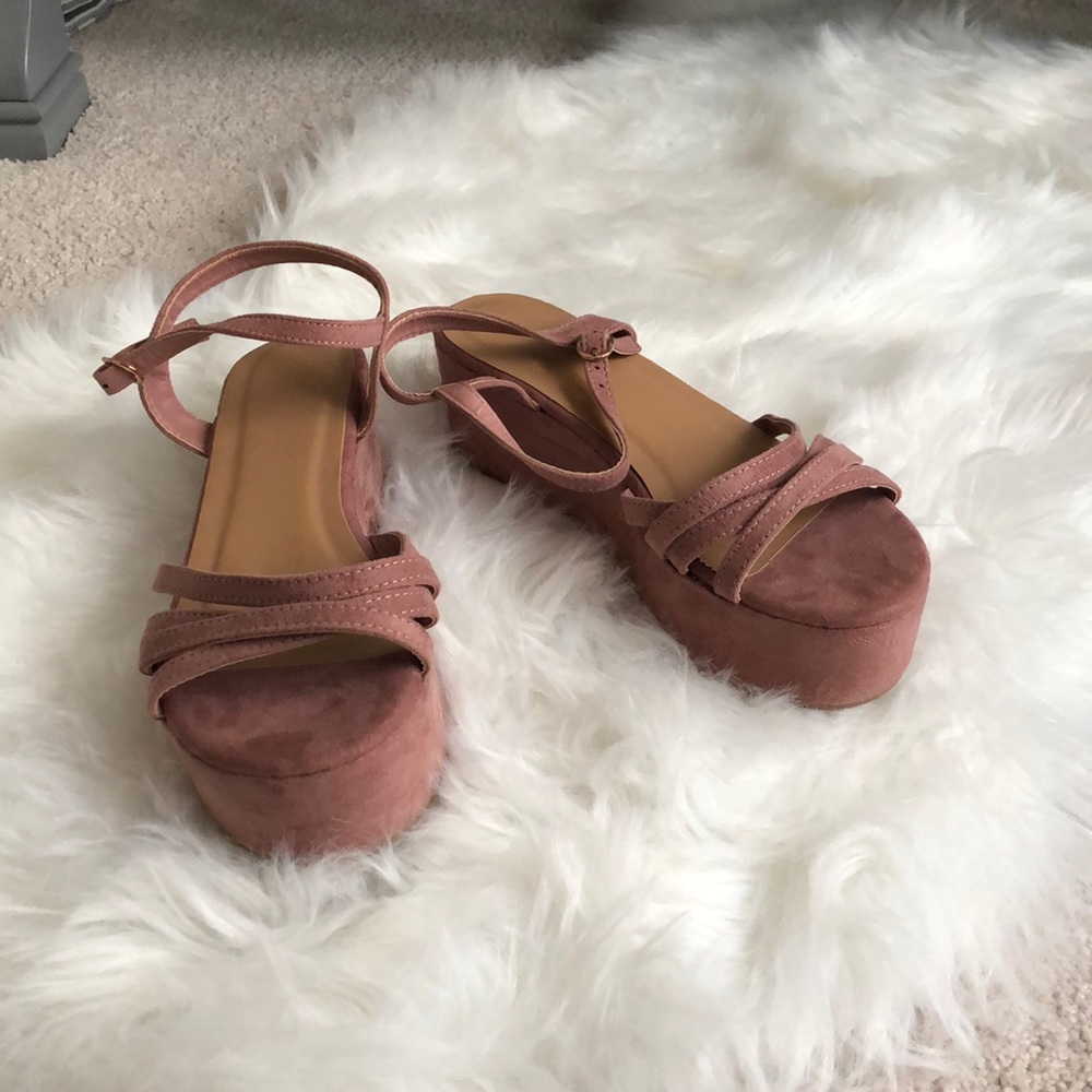 BAMBOO Platform Suede Sandal